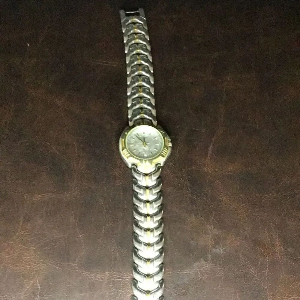 Vintage watch by pulsar needs battery